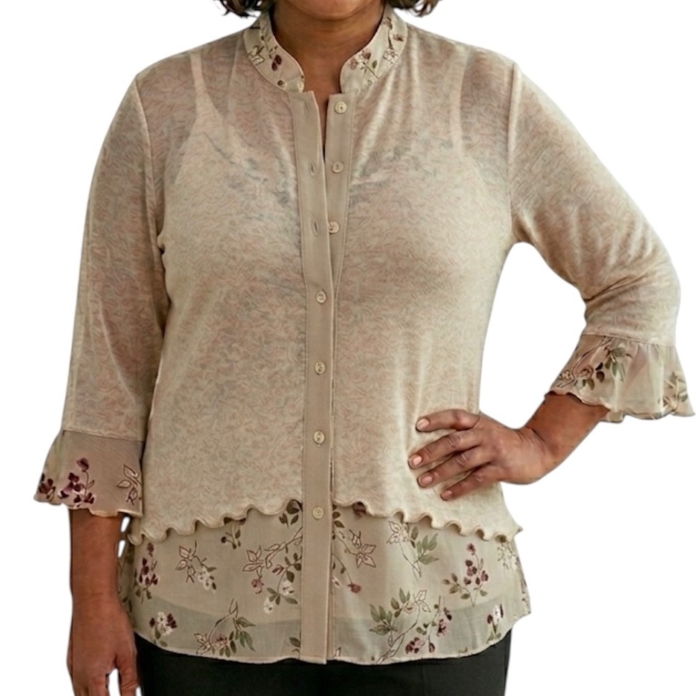 Beige blouse with a colorful print. Size EU 44.